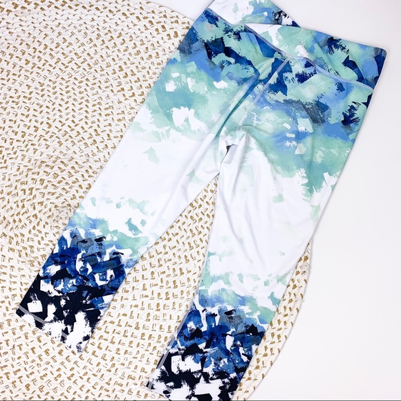 NWT Fabletics Winn Blue White Powerhold Capri - Picture 6 of 6